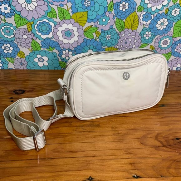 Lululemon  Ivory White Crossbody Camera Bag 2L - Picture 1 of 15